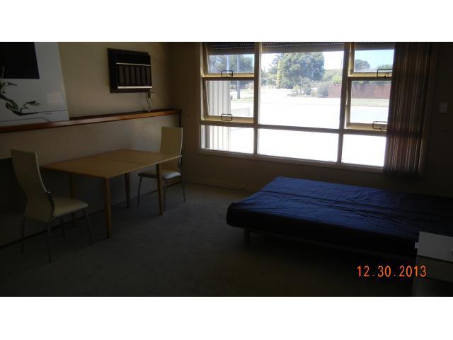 Morley 2 rooms for rent