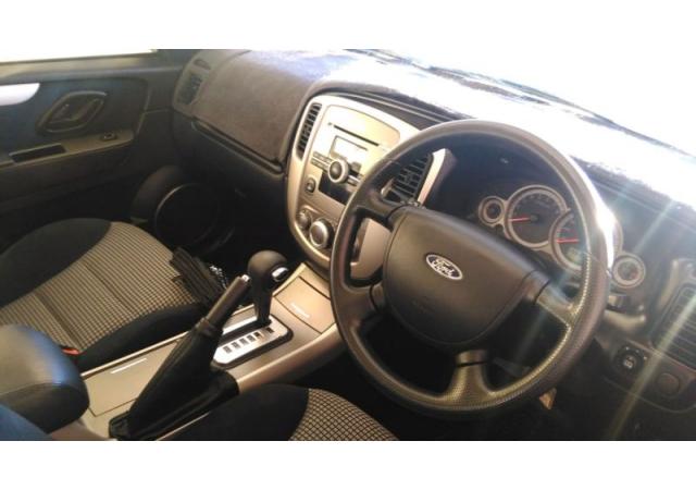 ͹! Ford Escape ZC Auto