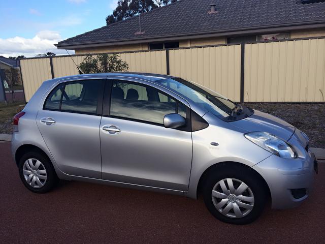 2011Toyota Yaris Զ ͹