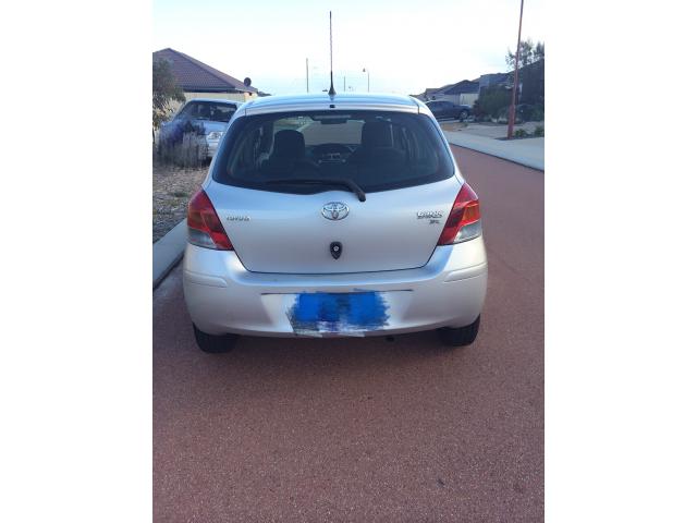 2011Toyota Yaris Զ ͹