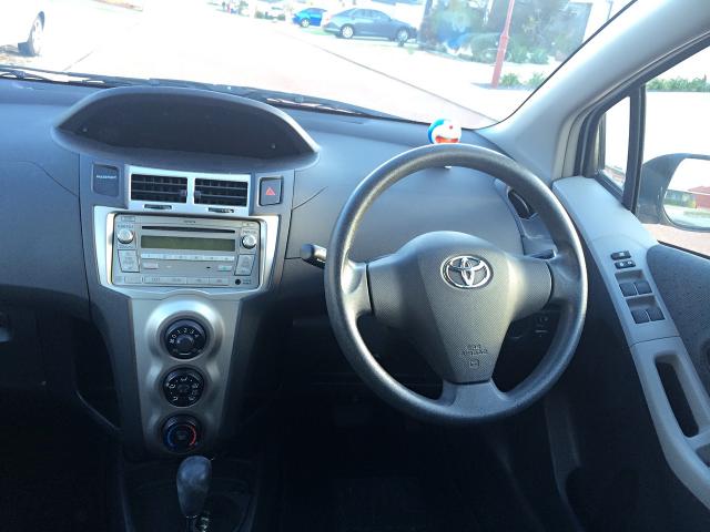 2011Toyota Yaris Զ ͹