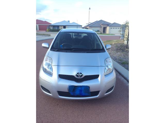 2011Toyota Yaris Զ ͹