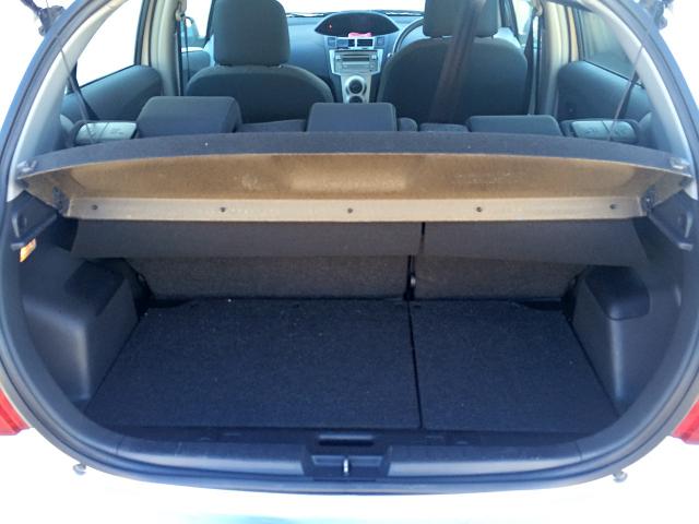 2011Toyota Yaris Զ ͹