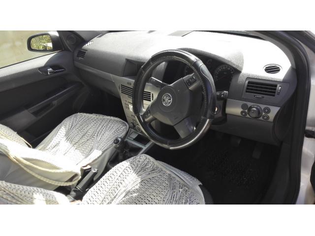 2006 holden astra 3500