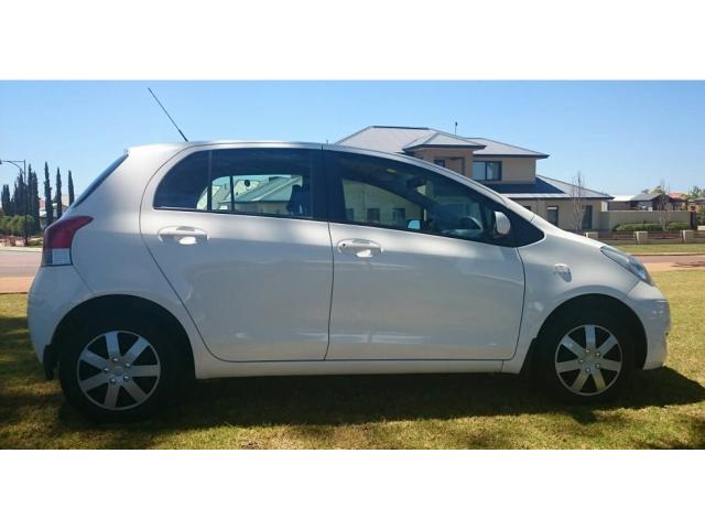 ܇2009 TOYOTA Yaris T