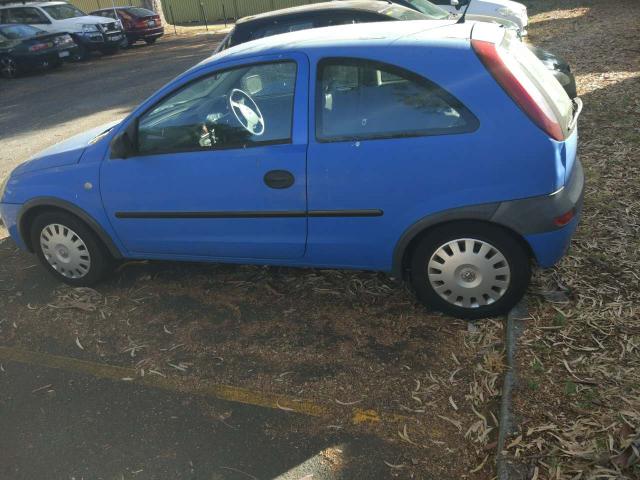 ۼ2001holden barina