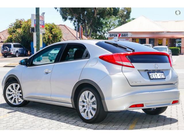 12 Honda Civic VTi-L Զ