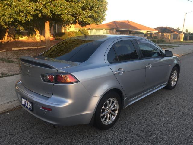 10 Mitsubishi Lance ع