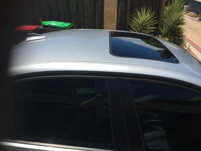 09BMW  320i