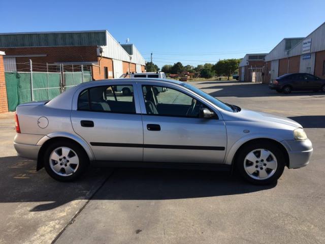 Holden, Astra,ɫСγرʡ