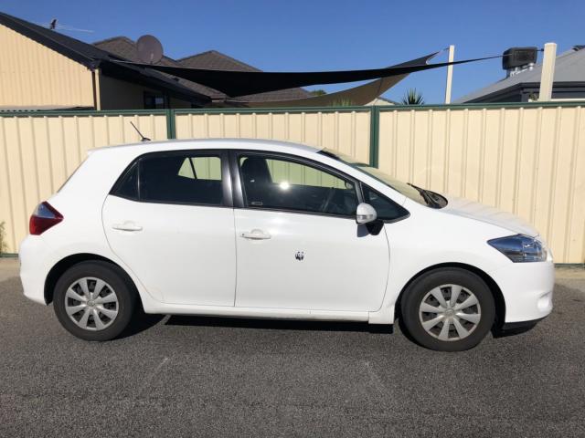 2011 Toyota corolla auto 