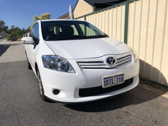 2011 Toyota corolla auto 