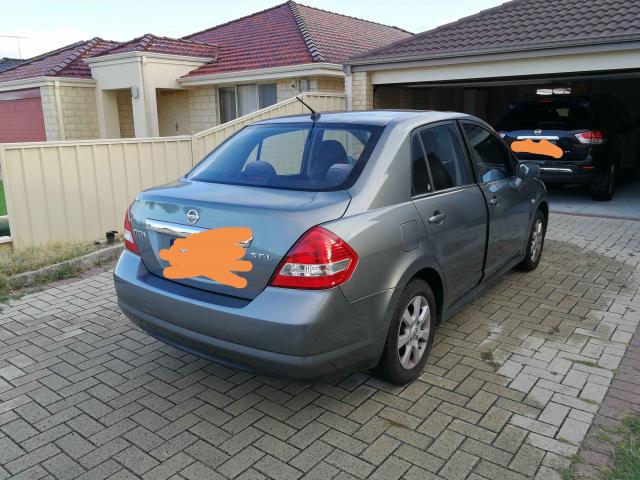  Nissan Tiida Sedan 
