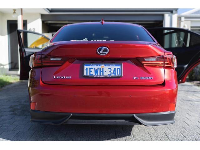 LEXUS IS 300h F Sport 