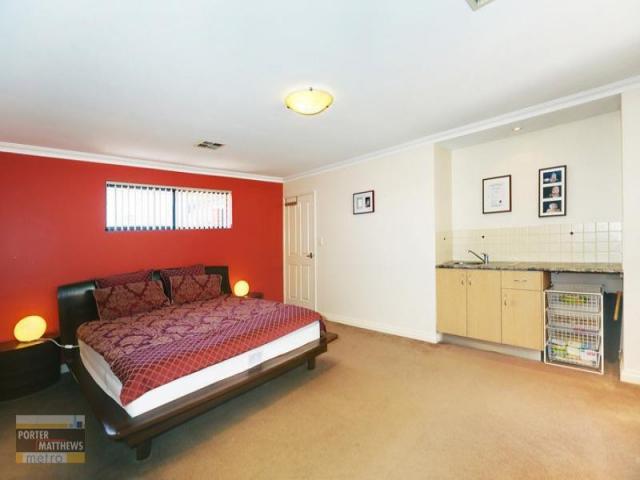 Belmont׽ºtownhouse