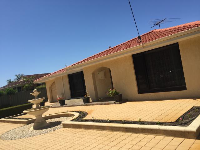 Morley shares house ˫ˆ˷