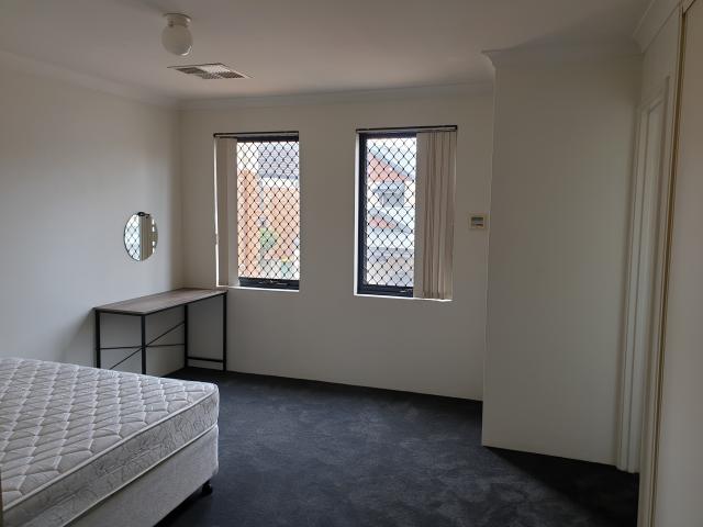 Curtin, 23⣬$415