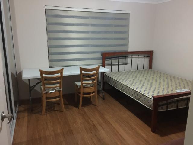  Dianella ½House  Գ