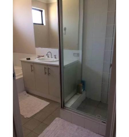 East Cannington,2 rooms