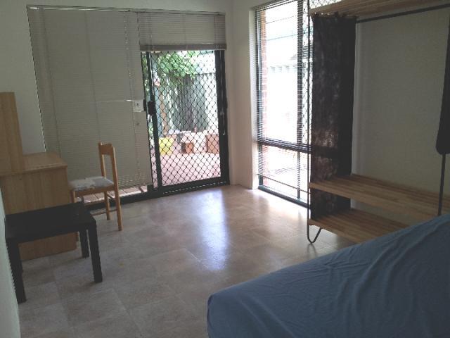 Rivervale，2 single rooms