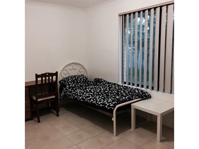 near Curtin，single room