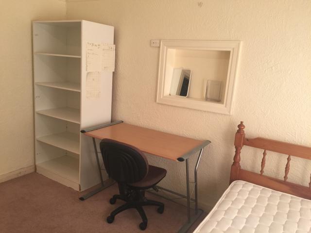 4single rooms near Curtin