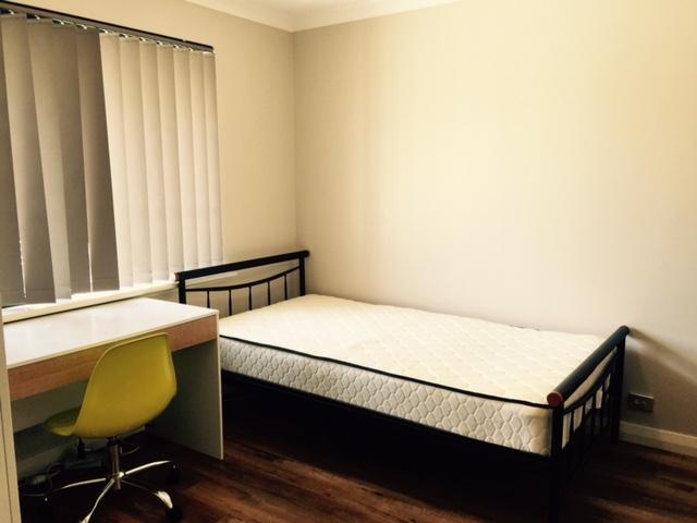 a single room，near Curtin