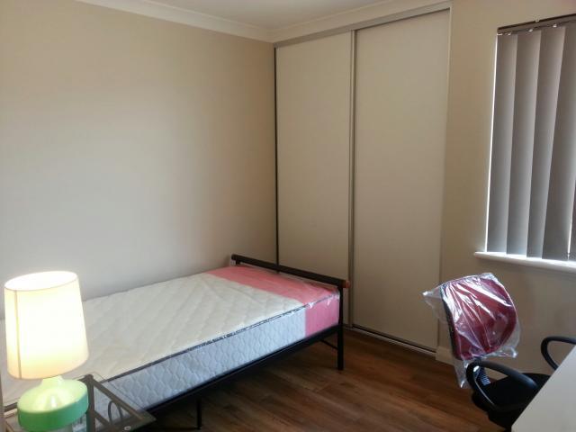 a single room，near Curtin