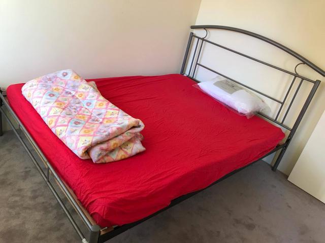 THORNLIE house rental