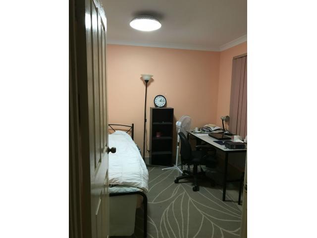 near Curtin，2 rooms