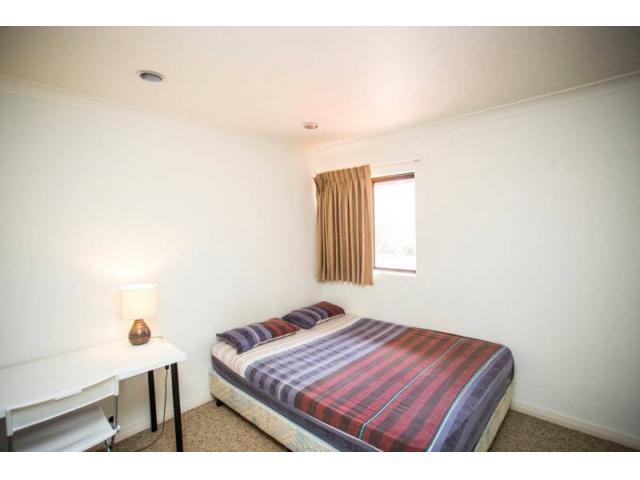 near UWA，1 room