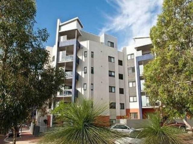 Joondalup E cu apartment