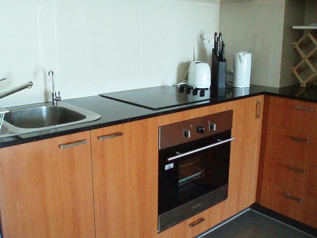 1B1b Apt close Perth CBD