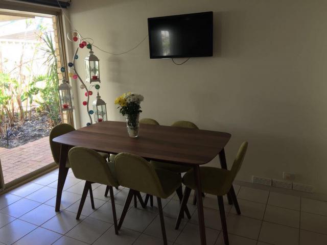 Ardross single room renta